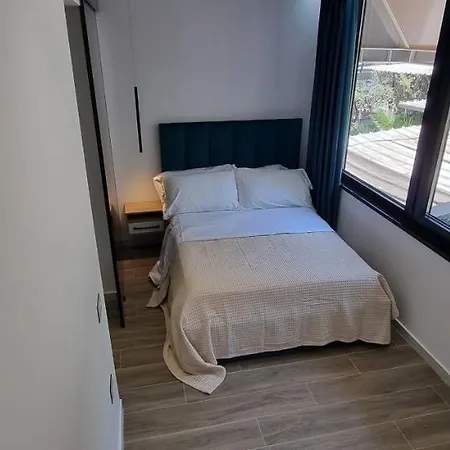 Apartment Deluxe Bllok Tirana
